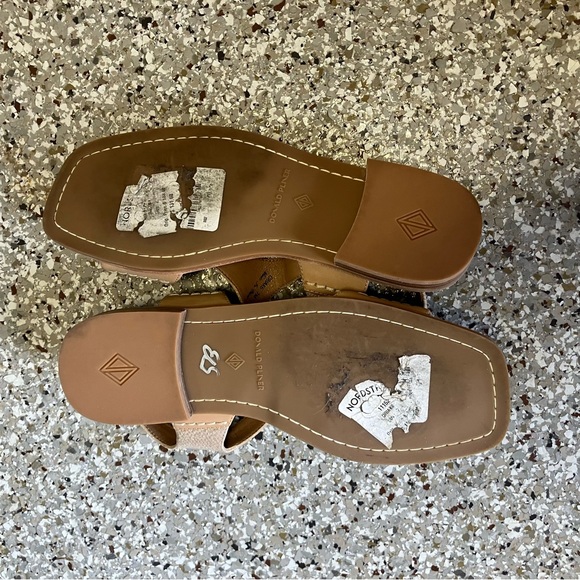 EUC Donald Pliner Dria T-Strap Tan and Gold Sandal (7) - Picture 10 of 12